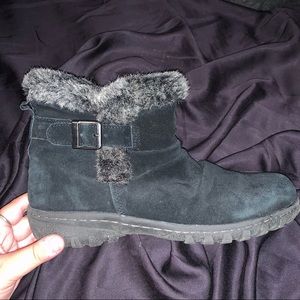 Khombu Women Black Boots